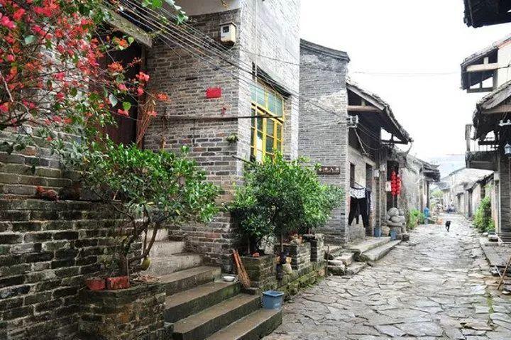 你会把工位装修成自己的第二个小家吗?可以分享一下你的工位什么样吗?-专业讨论社区